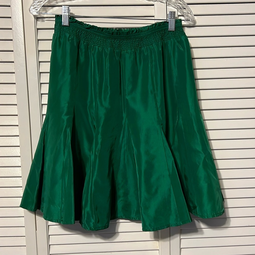 Banana Republic 100% silk green Skirt Size 0 elastic band
